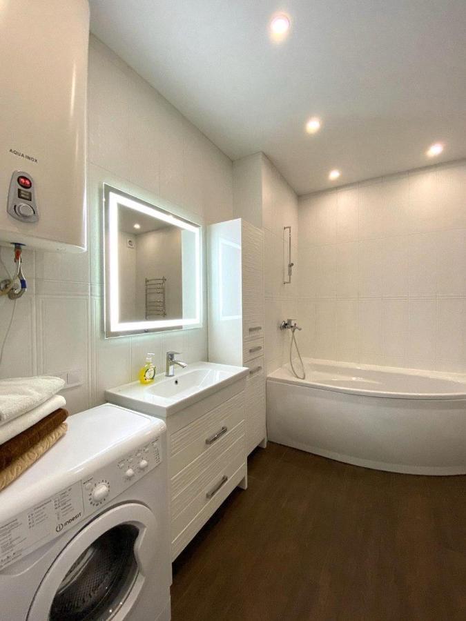 Gagarin Plaza Stylish Apartment Odesa Exterior foto
