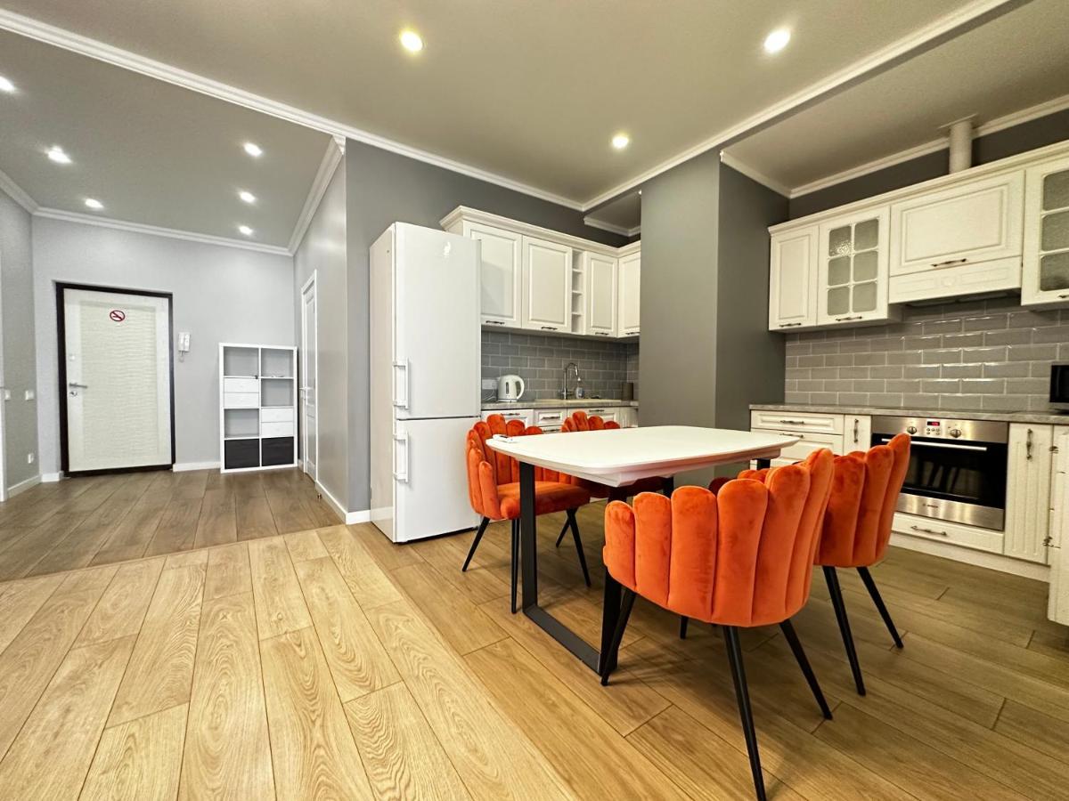 Gagarin Plaza Stylish Apartment Odesa Exterior foto