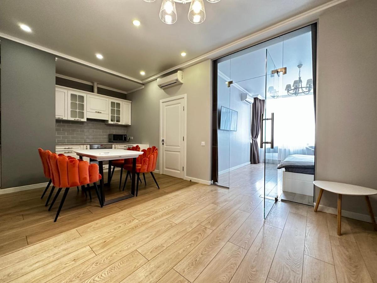 Gagarin Plaza Stylish Apartment Odesa Exterior foto