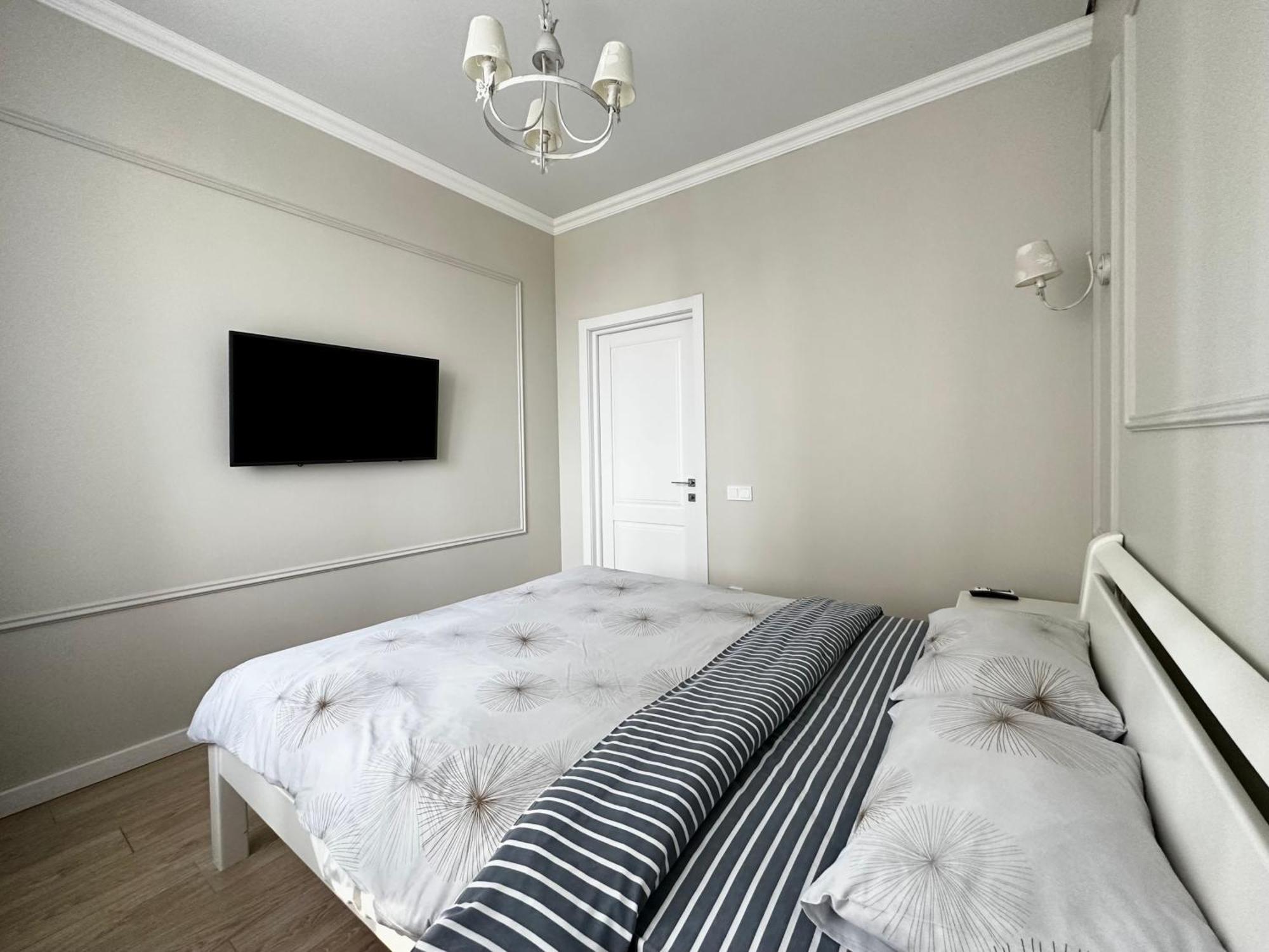 Gagarin Plaza Stylish Apartment Odesa Exterior foto
