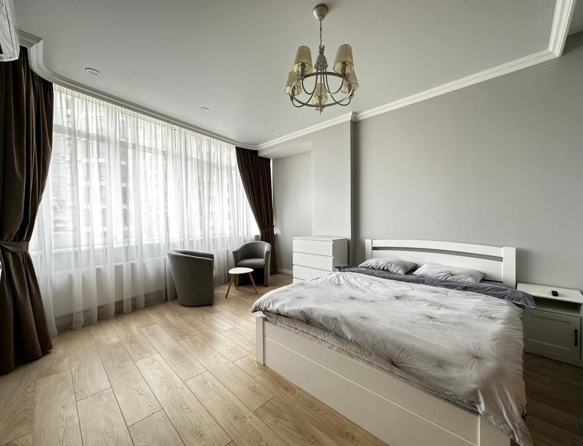 Gagarin Plaza Stylish Apartment Odesa Exterior foto